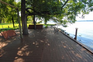 sm_simmons_place_riverdeck1